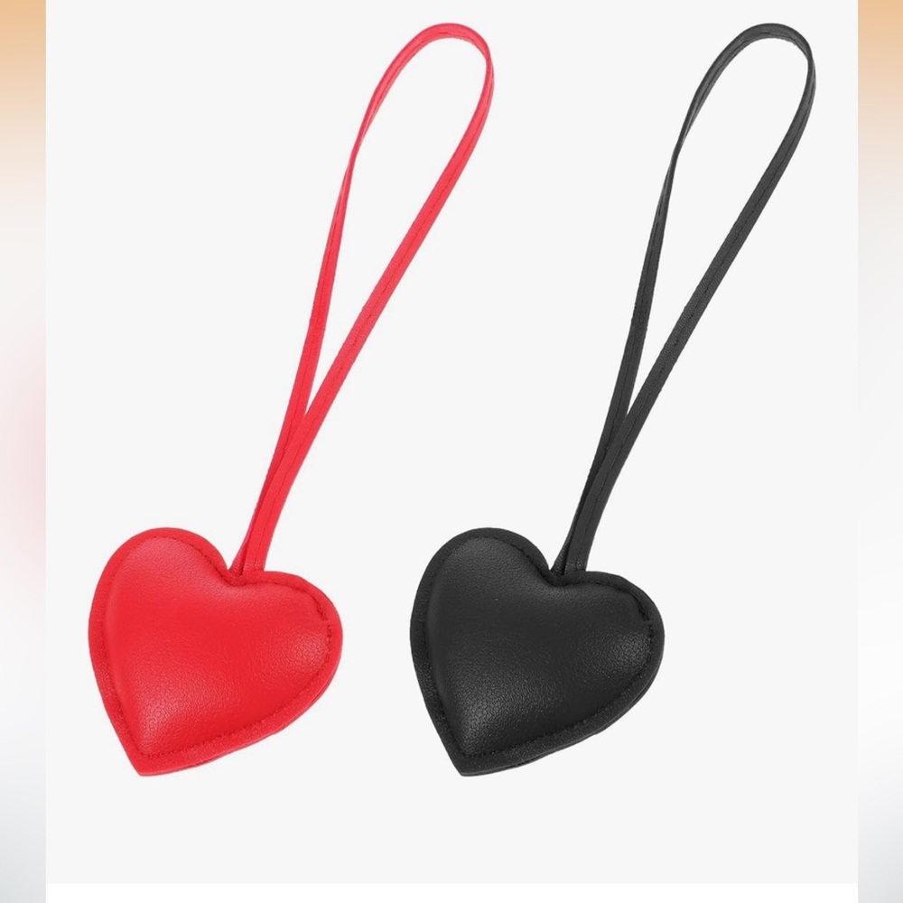🆕 2Pcs Cute faux leather Heart Charm for Purse Handbags